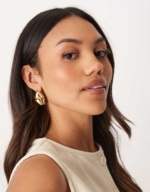 Steel hammered gold earrings