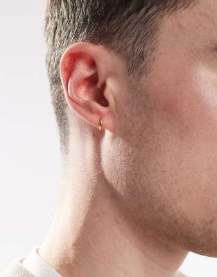 mismatched huggie hoop earrings in 18k gold plated