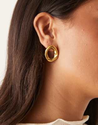 molten stud earrings in 18kt gold plated stainless steel