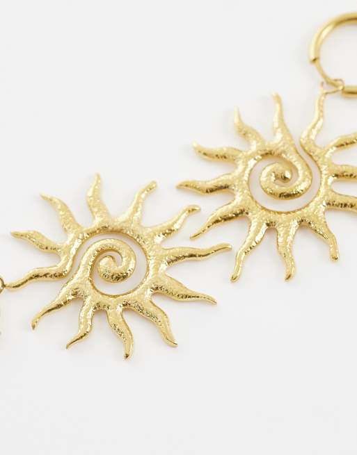 Lost Souls - Pendientes de aro con charms de sol de acero inoxidable chapado en oro de 18 quilates, 3 de 4