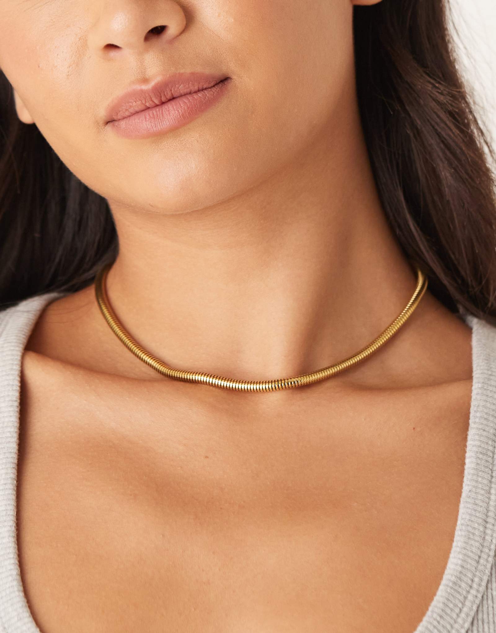 Колье Lost Souls с округлой змеиной цепочкой из нержавеющей стали, покрытой 18-каратным золотом