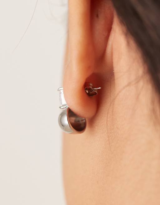 Lost Souls – Silverfärgade stiftörhängen med rund design och strass i rostfritt stål , 3 av 3