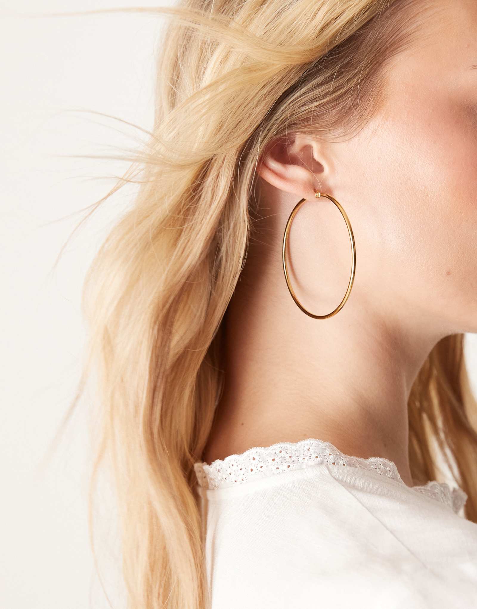 Потерянные души серьги-кольца из нержавеющей стали с 18-каратным позолотой диаметром 60 мм