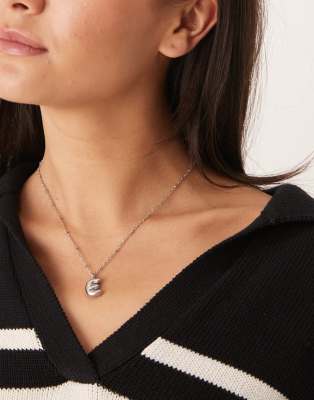 stainless steel bubble initial E necklace in silver