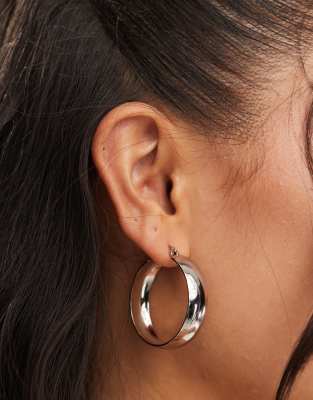 stainless steel flat tube hoop earrings in silver