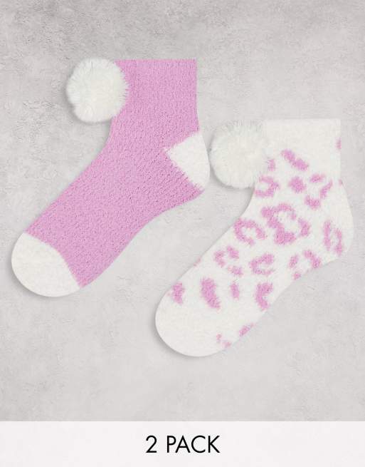 Loungeable – 2er-Pack flauschige Socken in Weiß und Flieder und mit Animalprint