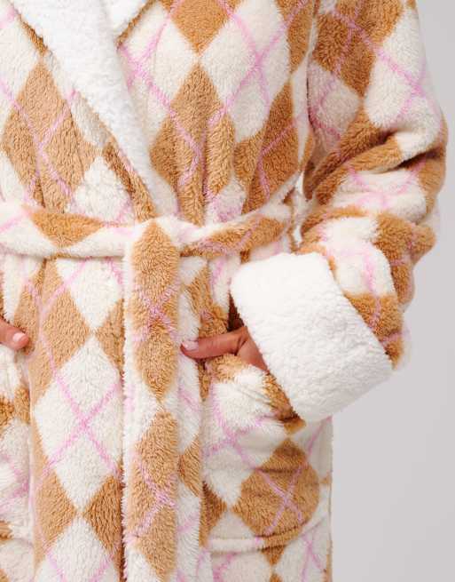 Loungeable Argyle cosy borg fleece midi hooded dressing gown in cream, 4 of 7