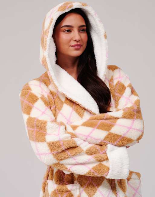 Loungeable Argyle cosy borg fleece midi hooded dressing gown in cream, 5 of 7