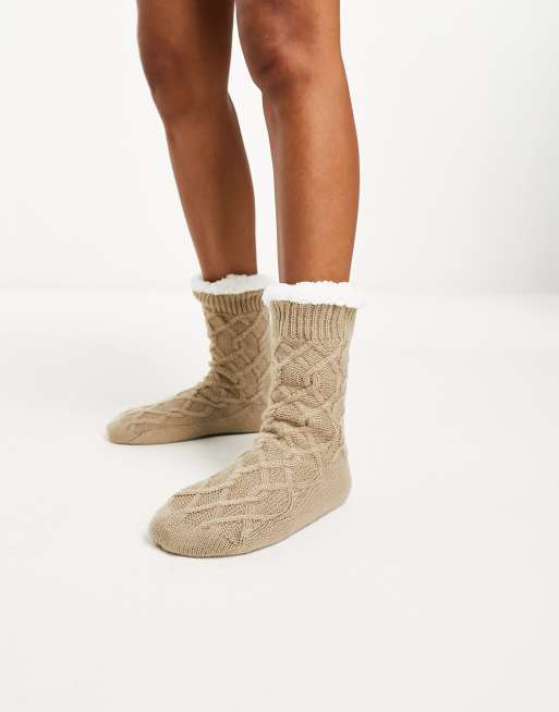 Loungeable - Behaaglijke gebreide pantoffelsokken met kabels in beige, 4 van 4