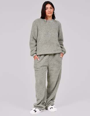 Oversized 3