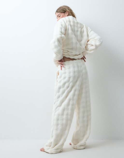 Loungeable bubble zip neck snuggle top and wide leg trouser co-ord set in cream, 4 of 4