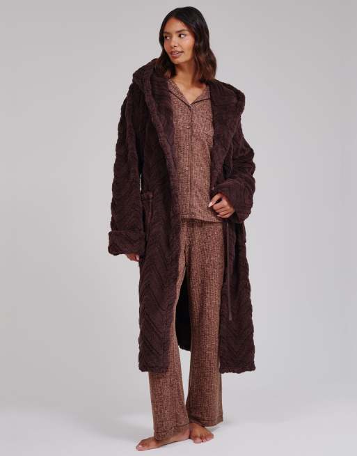 Loungeable Chevron luxury plush fleece midi hooded dressing gown in brown, 2 of 5