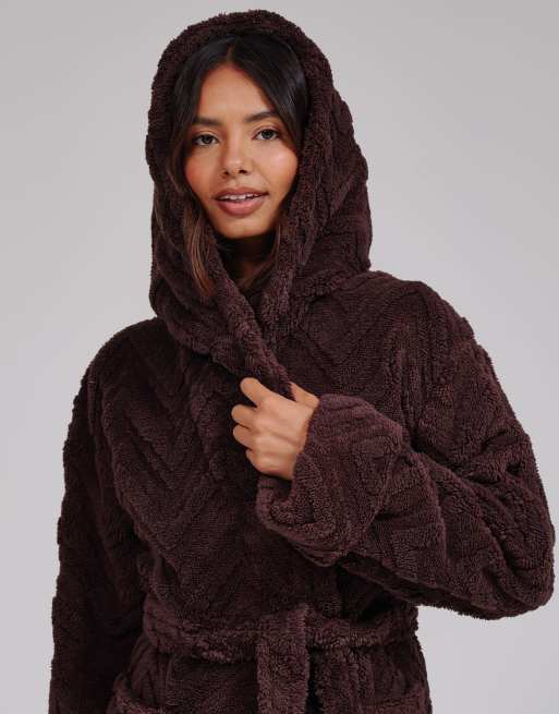 Loungeable Chevron luxury plush fleece midi hooded dressing gown in brown, 3 of 5