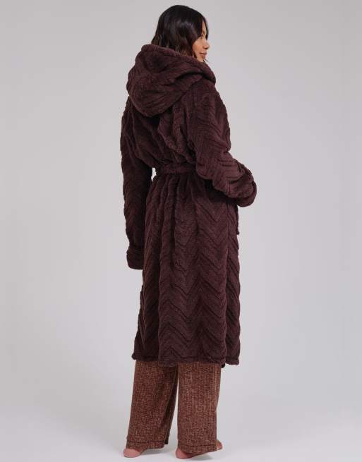 Loungeable Chevron luxury plush fleece midi hooded dressing gown in brown, 5 of 5