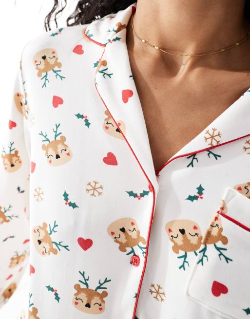 Loungeable – Christmas – Pyjamaset aus Jersey in Cremeweiß mit weihnachtlichem Rentierprint , 4 von 4