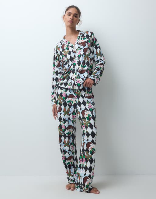 Loungeable Christmas pyjamassæt med skjorte med revers og bukser i monokromt nøddeknækker-tern, 4 af 4