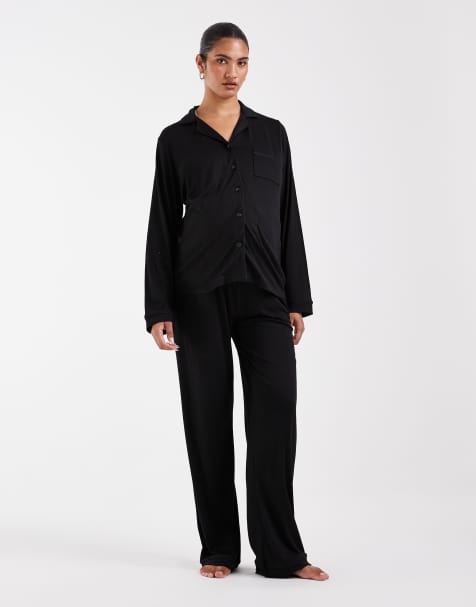 Loungeable - conjunto de pijama premamá de punto supersuave con top de cuello abierto y pantalón de pernera ancha en negro - view 1