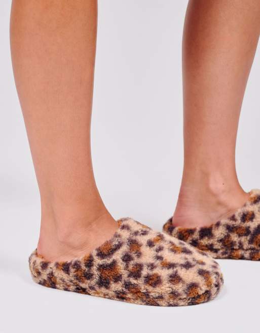 Loungeable Cosy faux mongolian mule slipper in leopard, 4 of 4