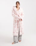 [Loungeable] Loungeable cosy sherpa hooded maxi dressing gown in cream with pink bows-White XXL CREAM