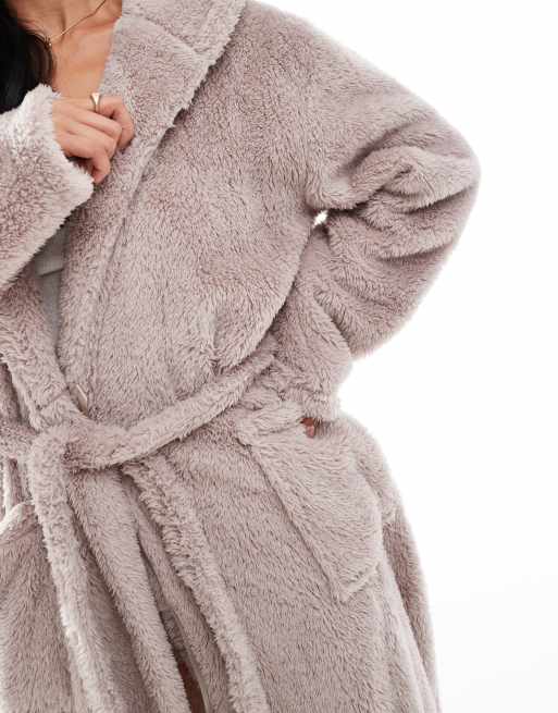 Loungeable cosy sherpa hooded maxi robe in mink, 3 of 4