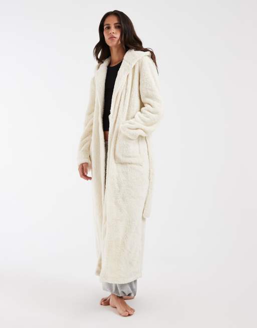 Loungeable cozy sherpa hooded maxi robe in marshmallow, 3 of 4