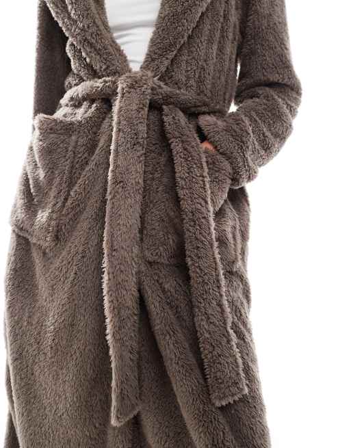 Loungeable cozy sherpa hooded maxi robe in mocha