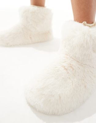 Loungeable Cozy Slipper Boots In White