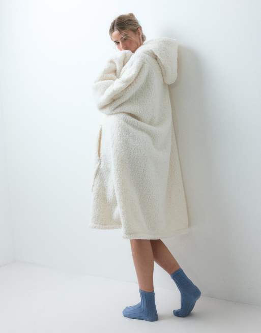 Loungeable cozy snow tipped super soft snuggle hoodie in cream, 4 of 4