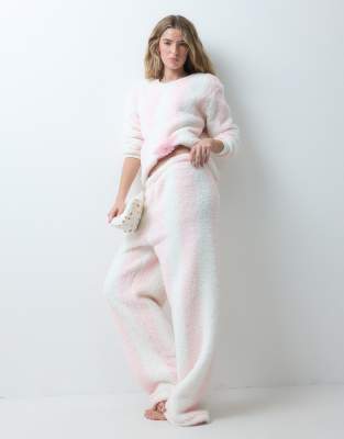 Loungeable Cozy Snuggle Lounge Set In Pink