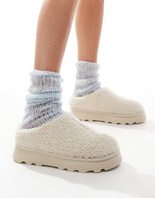 Loungeable - Cremefarvede og chunky mule-hjemmesko i slip-on-stil i imiteret lammeskind 