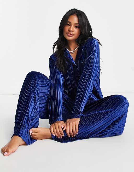 Loungeable crinkle velvet revere pajama set in royal blue