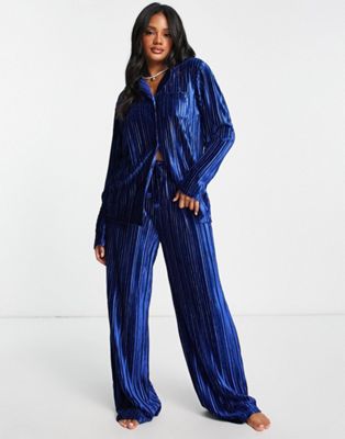 Loungeable crinkle velvet revere pyjama set in royal blue