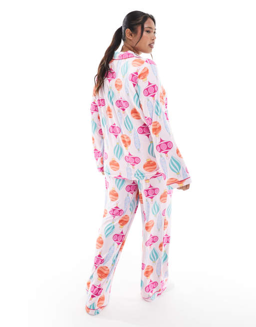 Loungeable Curve Christmas super soft jersey revere top and wide leg pyjama set in bauble print, 3 of 4