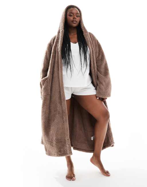 Loungeable Curve cozy sherpa hooded maxi robe in chocolate, 3 of 4