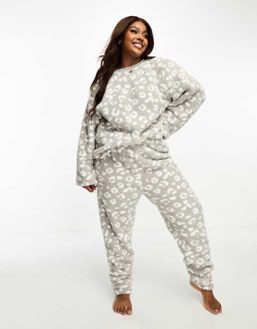 Comfy cozy wear  Comfy casual outfits, Plus size lazy day outfits, Plus  size lounge wear outfit