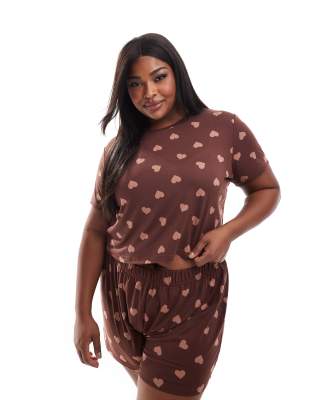 Loungeable Curve - Pyjama mit kurz geschnittenem T-Shirt und Shorts mit Herzprint-Bunt