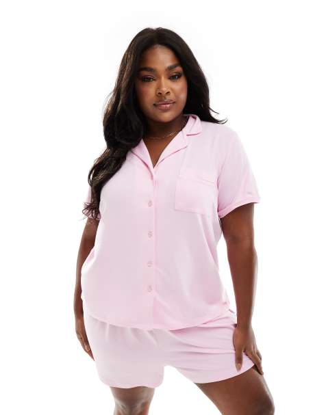 Loungeable - Curve - Pyjamaset van jersey met overhemd met korte mouwen en short in roze - view 1