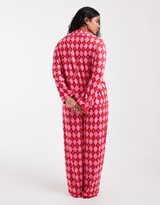 Loungeable Curve set pigiama in jersey supersoft con camicia e pantaloni con nodo davanti a quadri argyle rosa e rossi, 4 di 4
