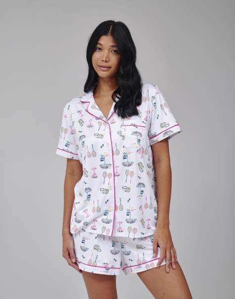 Loungeable - Ensemble de pyjama à imprimé tennis graphique avec chemise et short - Blanc - view 1