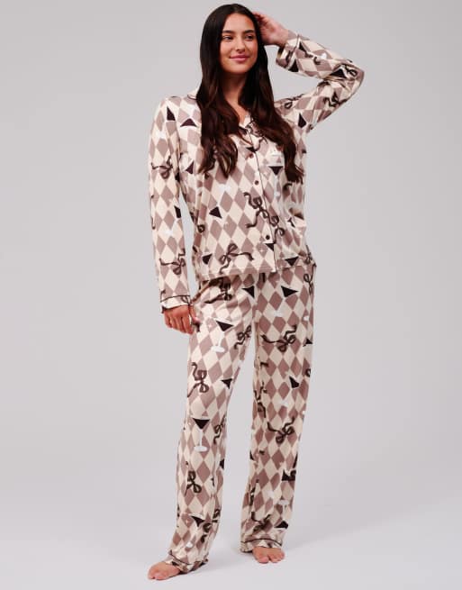Loungeable Espresso martini ls button down trad pyjama set in brown, 2 of 6