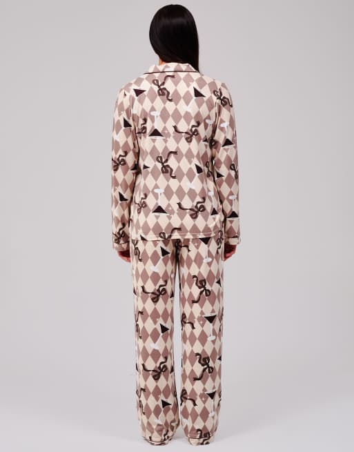 Loungeable Espresso martini ls button down trad pyjama set in brown, 6 of 6