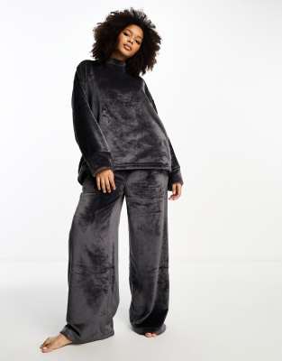 Loungeable - Flauschiges Oversize-Set in Anthrazit-Grau mit Lounge-Pullover und Hose