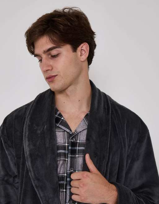 Loungeable Fleece shawl collar robe in grey, 3 of 4