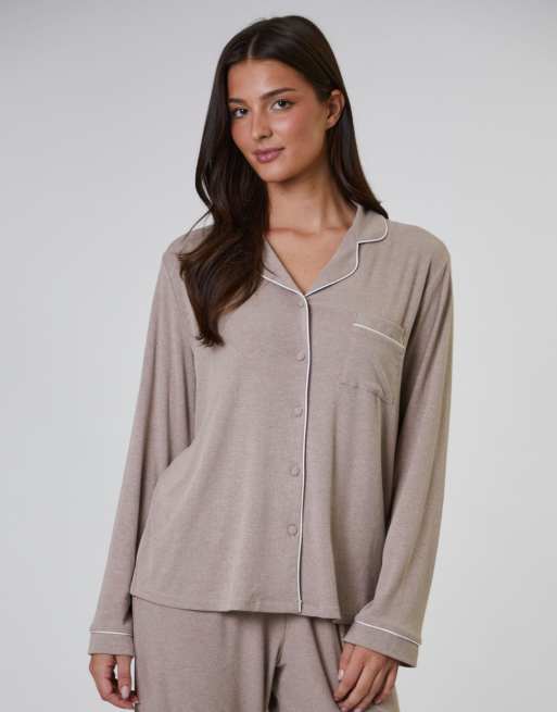 Loungeable - Geribbeld traditioneel overhemd met lange mouwen en lange broek in lichtbeige , 2 van 5