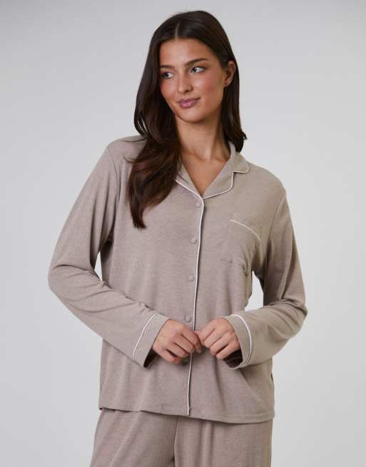 Loungeable - Geribbeld traditioneel overhemd met lange mouwen en lange broek in lichtbeige , 3 van 5