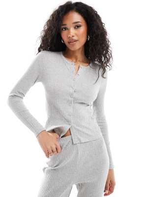 Loungeable - Geripptes Pyjama-Set in Grau meliert mit Strickjacke und Hose mit geradem Bein