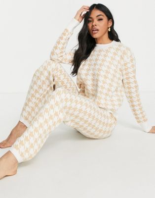 Loungeable houndstooth knitted lounge trousers in cream - ASOS Price Checker