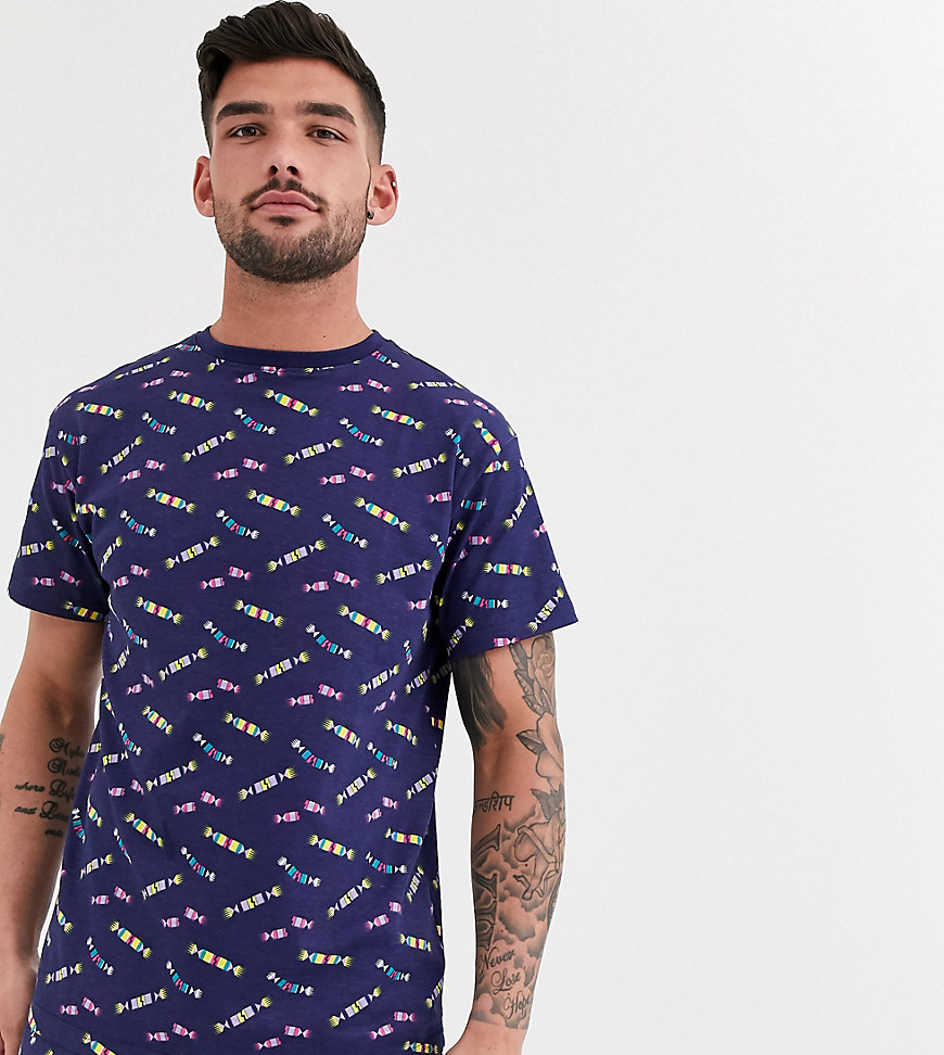 Loungeable - Kerstpyjamaset van T-shirt en short met knalbonbon-print-Marineblauw