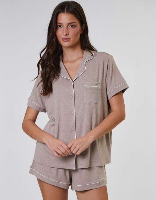 Loungeable Ladies traditional rib short pyjama set in oatmeal, 2 of 4