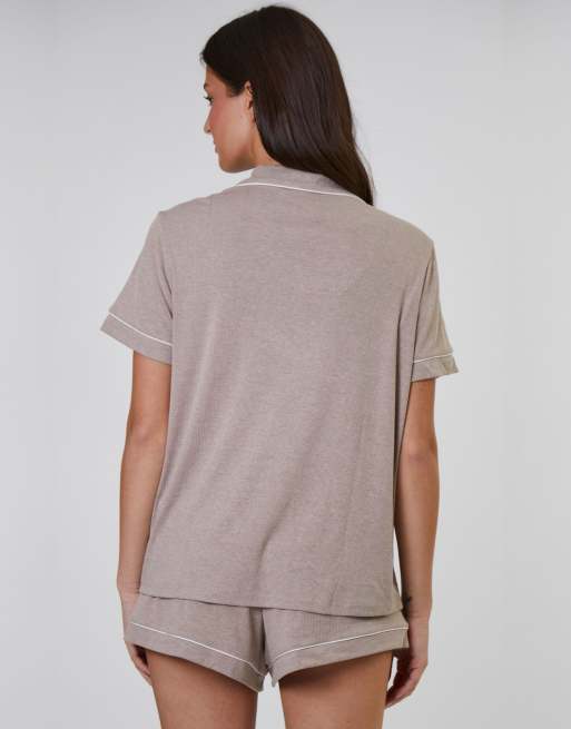 Loungeable Ladies traditional rib short pyjama set in oatmeal, 4 of 4